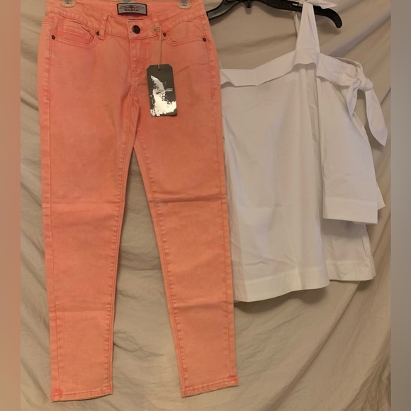 ✨⚡️💥IRIS BASIC DESTROYED FADE CORAL SKINNY JEANS - Picture 7 of 8